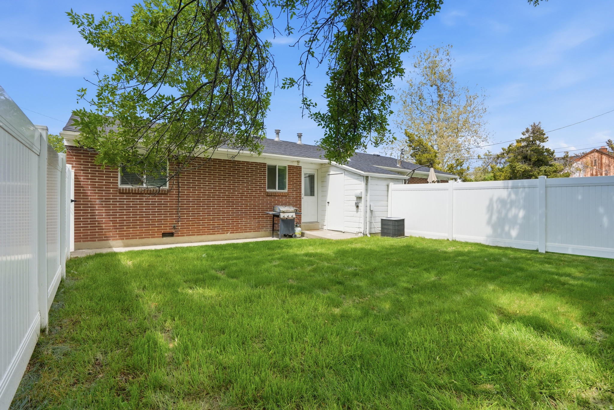 LUCKLAND SUB - Residential Income