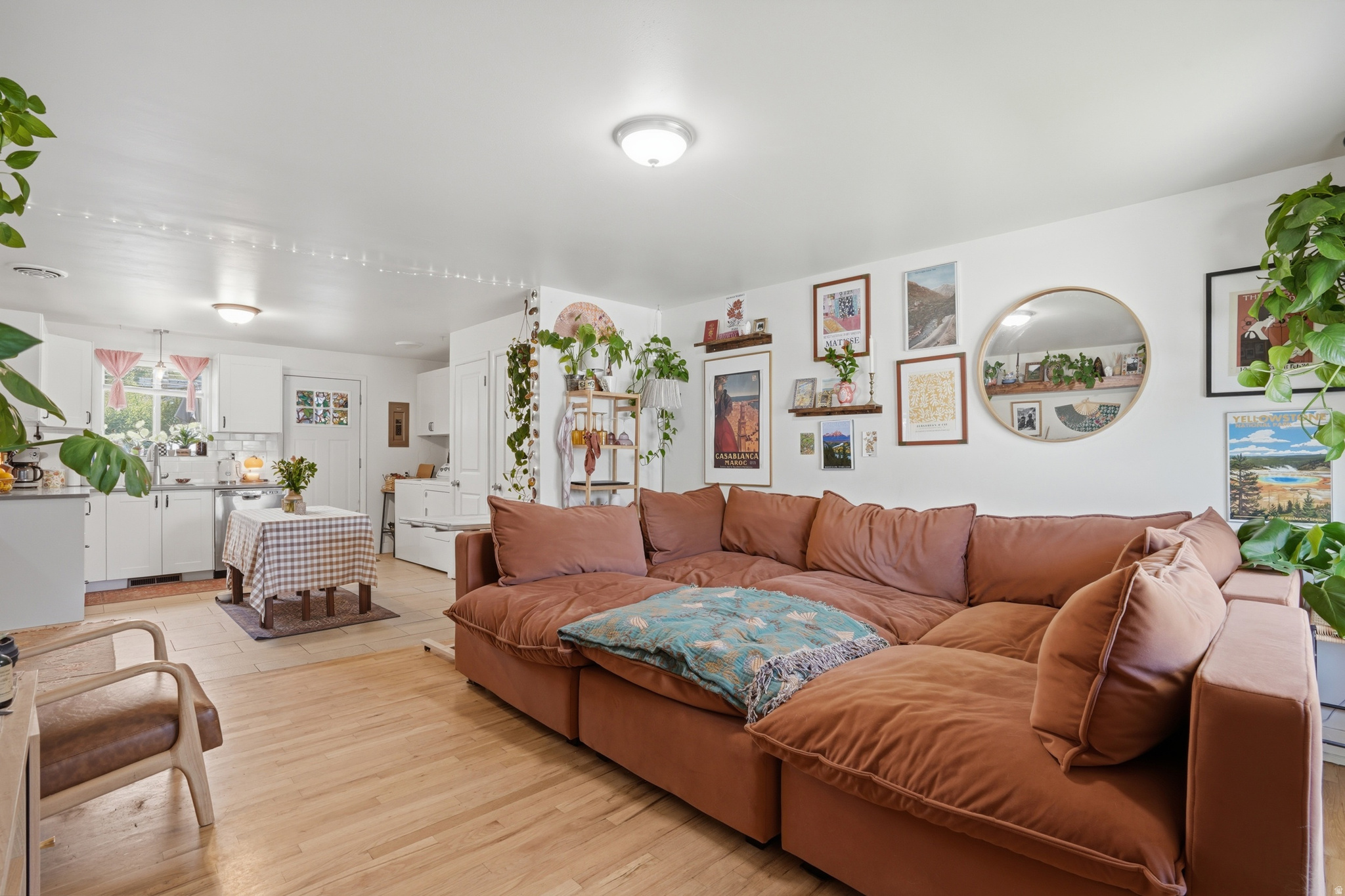 LUCKLAND SUB - Residential Income