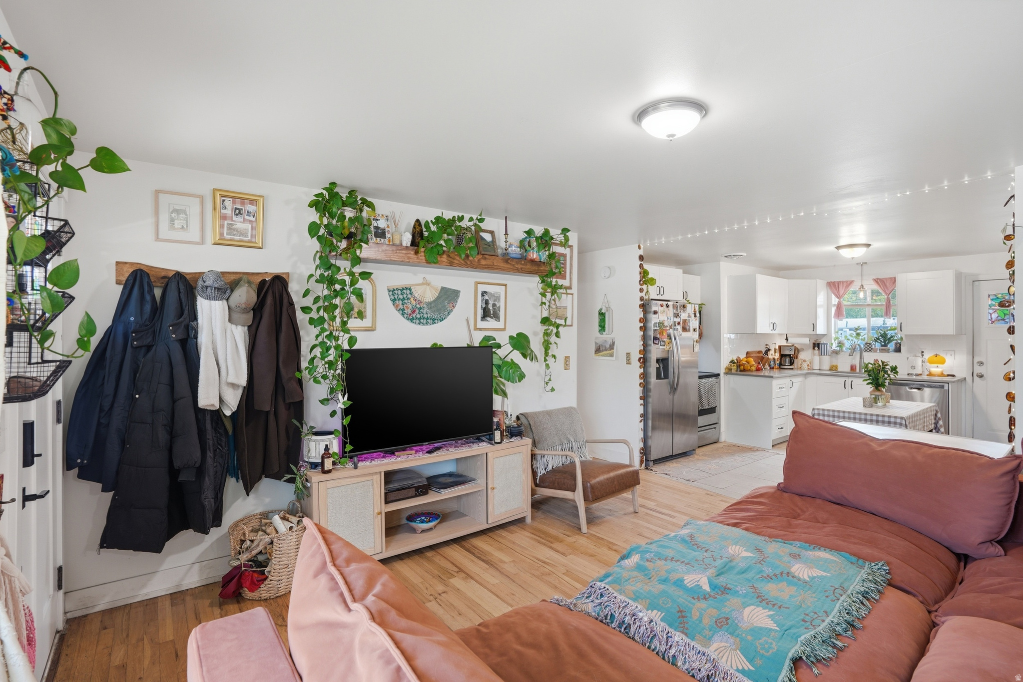 LUCKLAND SUB - Residential Income