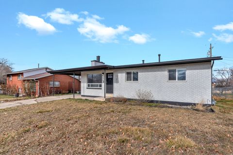 Tiny photo for 706 W 2300 N, Clinton, UT 84015 (MLS # 2138486)