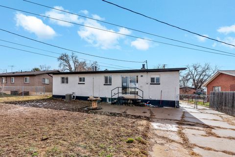 Tiny photo for 706 W 2300 N, Clinton, UT 84015 (MLS # 2138486)