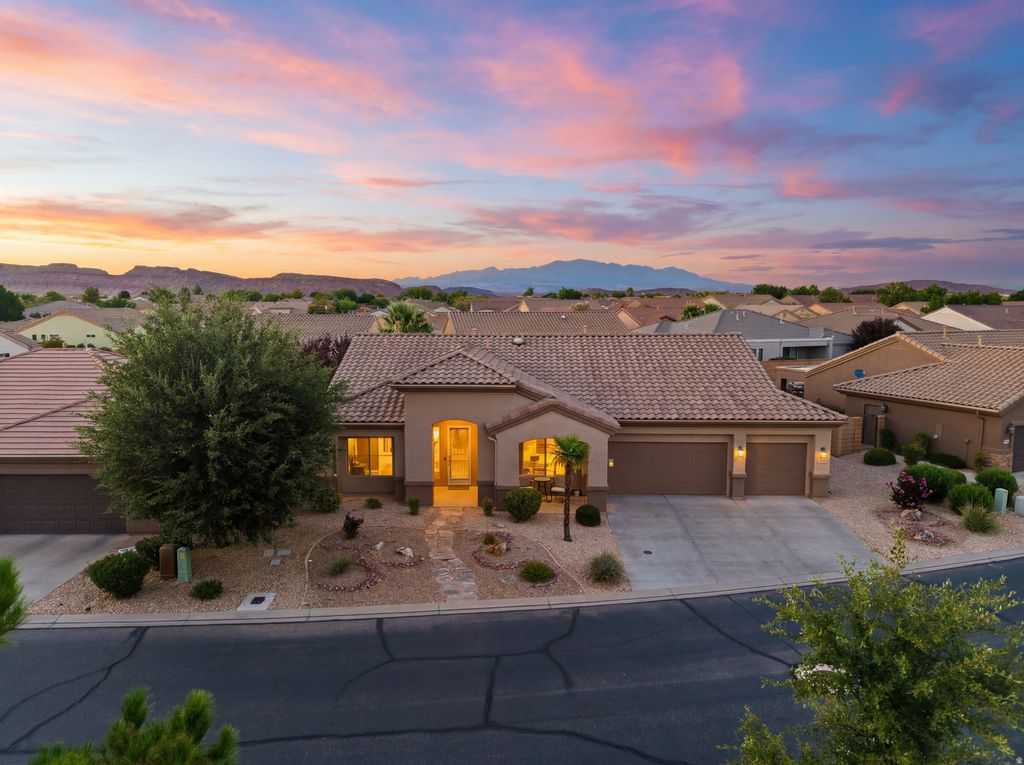 Photo of 1662 W SUNSTAR DR, Saint George, UT 84790 (MLS # 2170035)