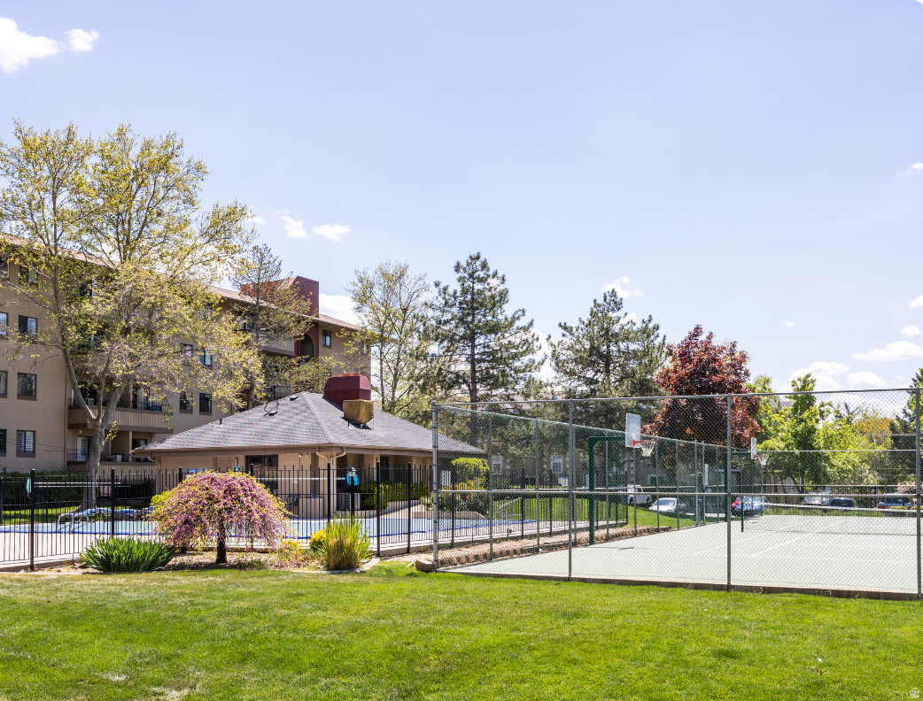 TOWNE PARK - Residential