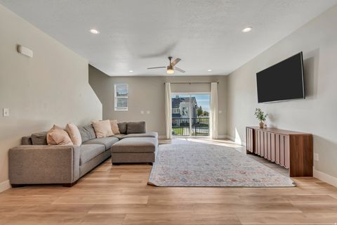 Tiny photo for 998 S 2720 E, Spanish Fork, UT 84660 (MLS # 2120864)