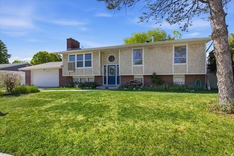 Tiny photo for 2811 W LASTRADA WAY S, Riverton, UT 84065 (MLS # 2158508)