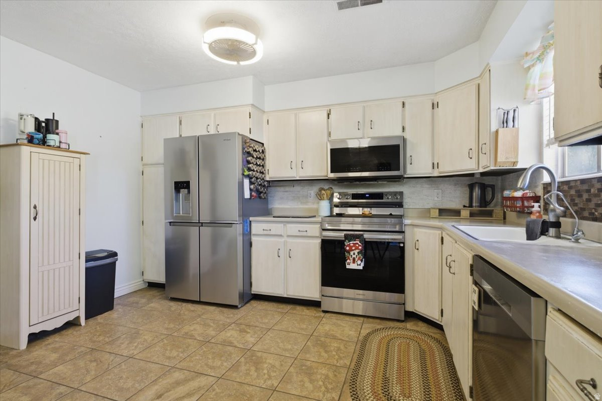 OQUIRRH ESTATES SUB - Residential