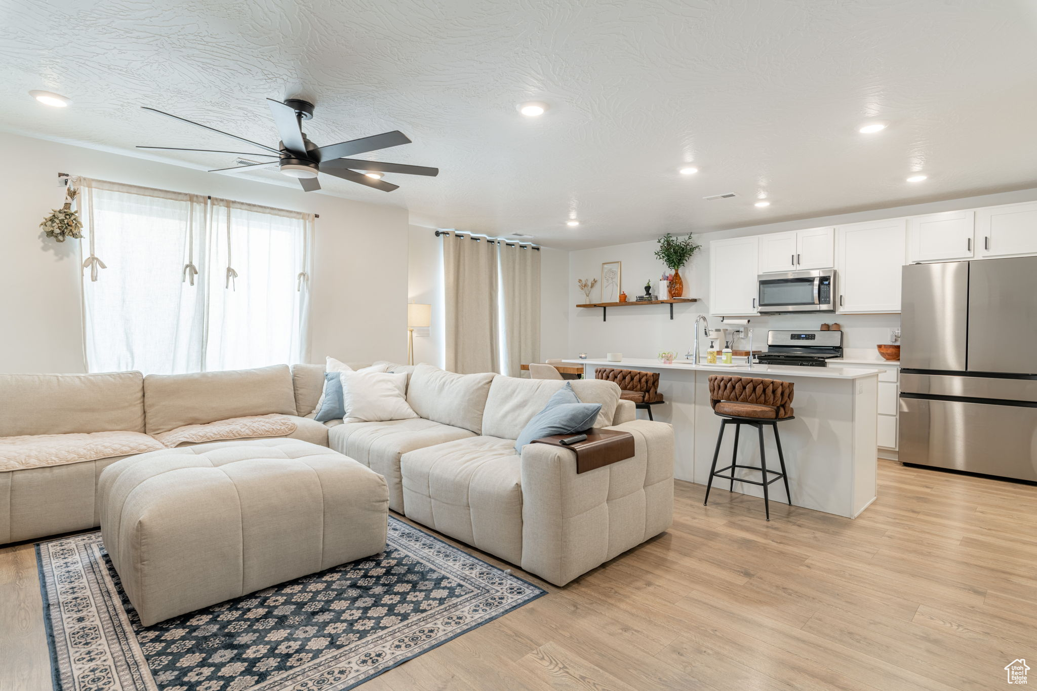 LABYRINTH PT AT LG VALLEY - Residential