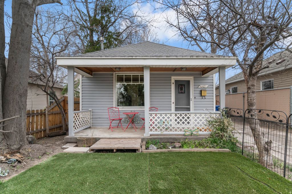 Photo of 447 S GOSHEN ST W, Salt Lake City, UT 84104 (MLS # 2144424)