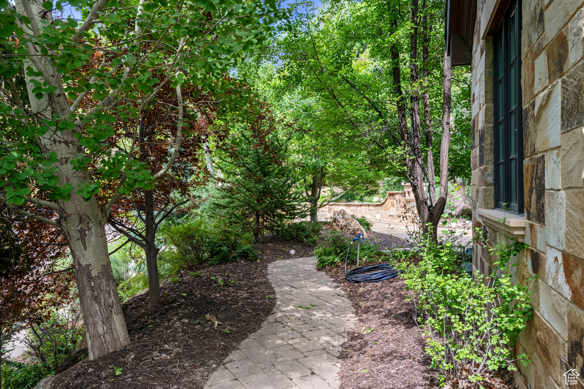 HILLSIDE OAKS - Residential