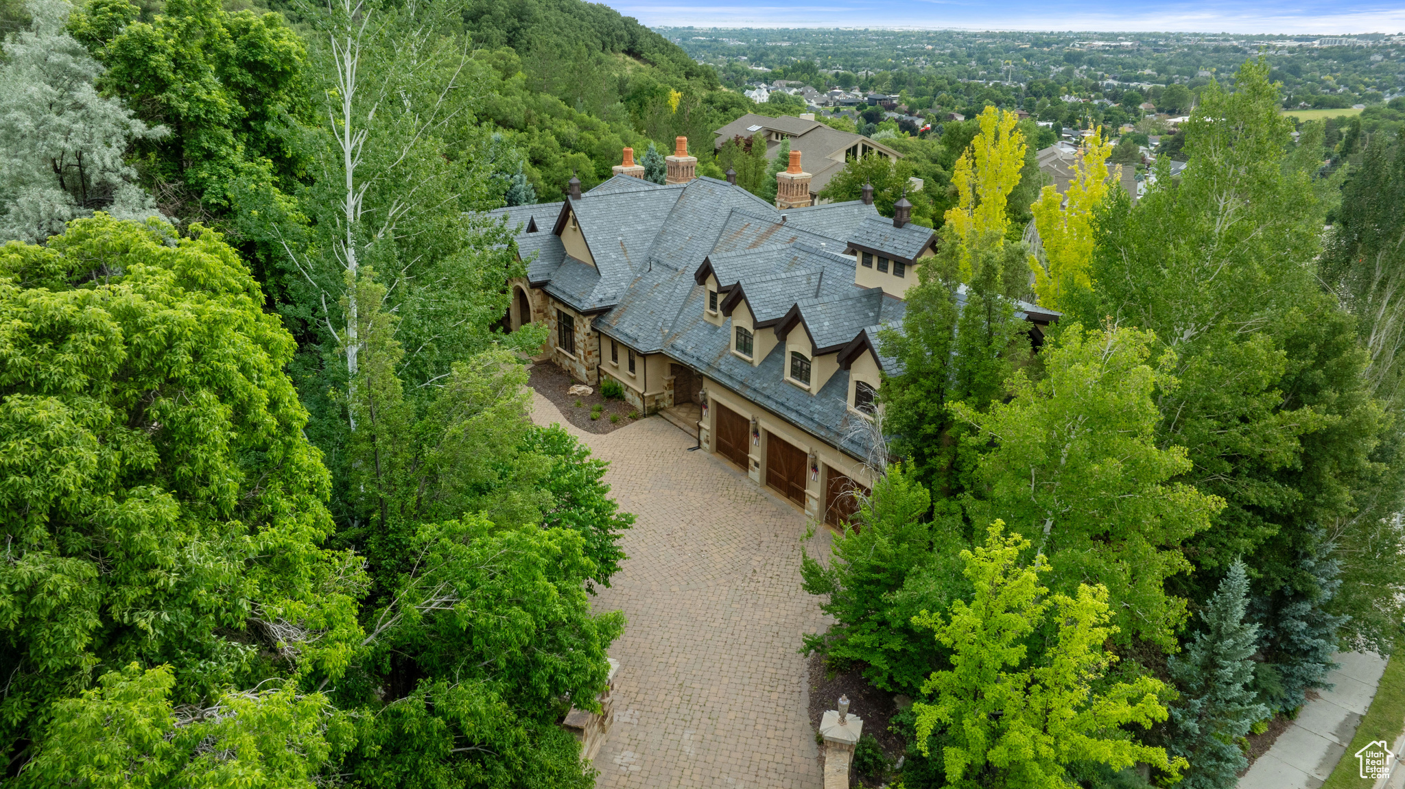 HILLSIDE OAKS - Residential