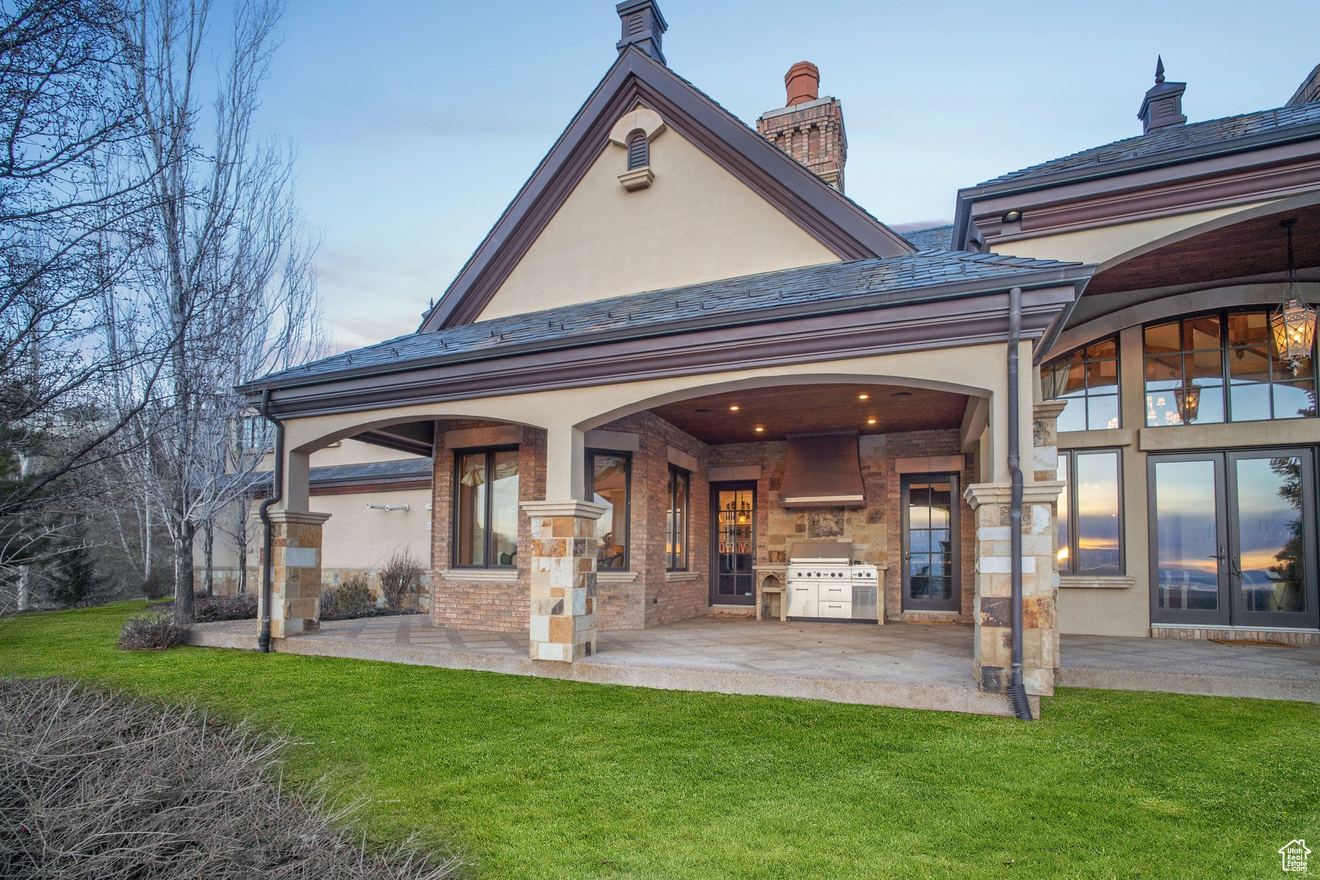 HILLSIDE OAKS - Residential