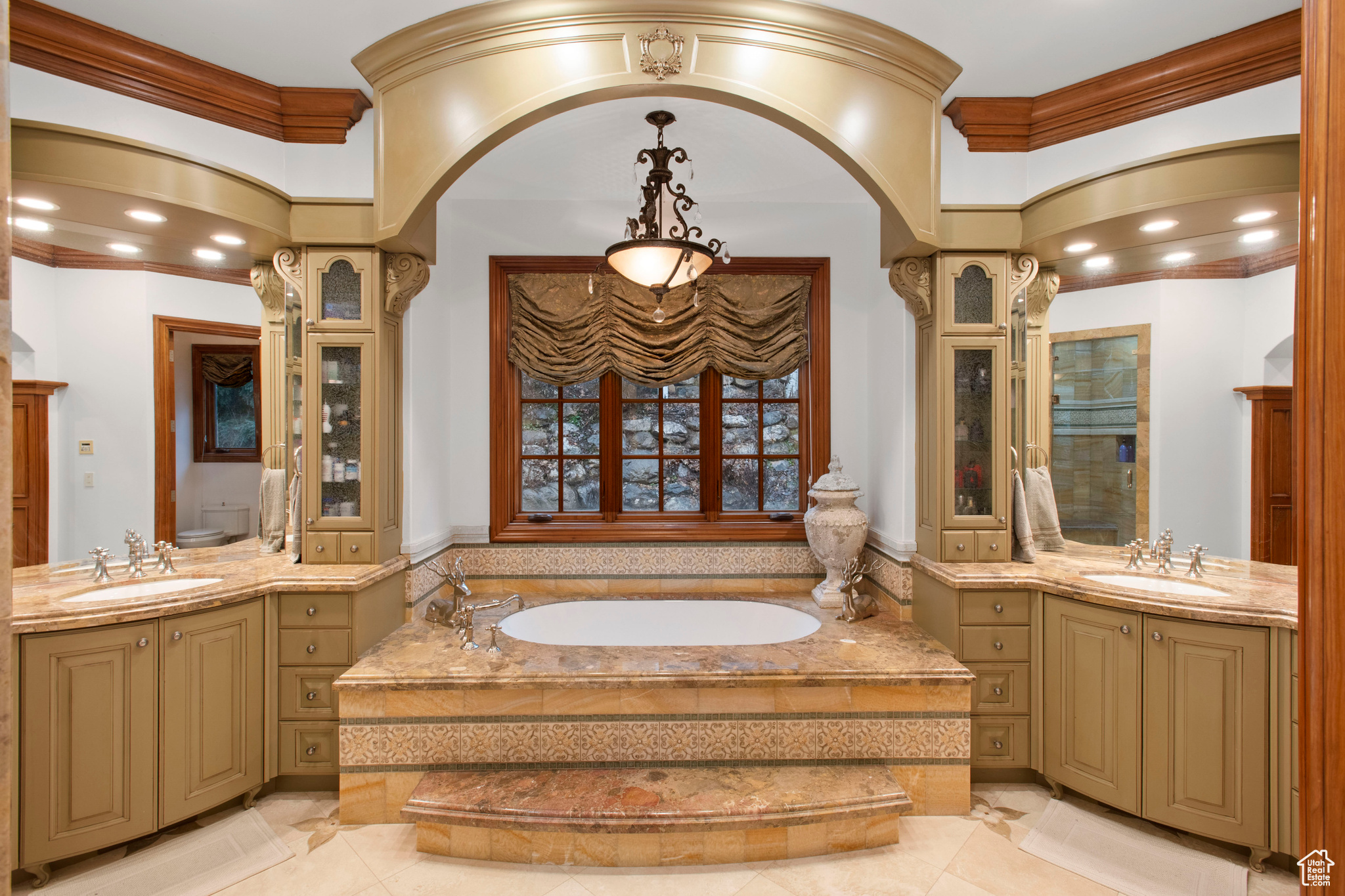 HILLSIDE OAKS - Residential