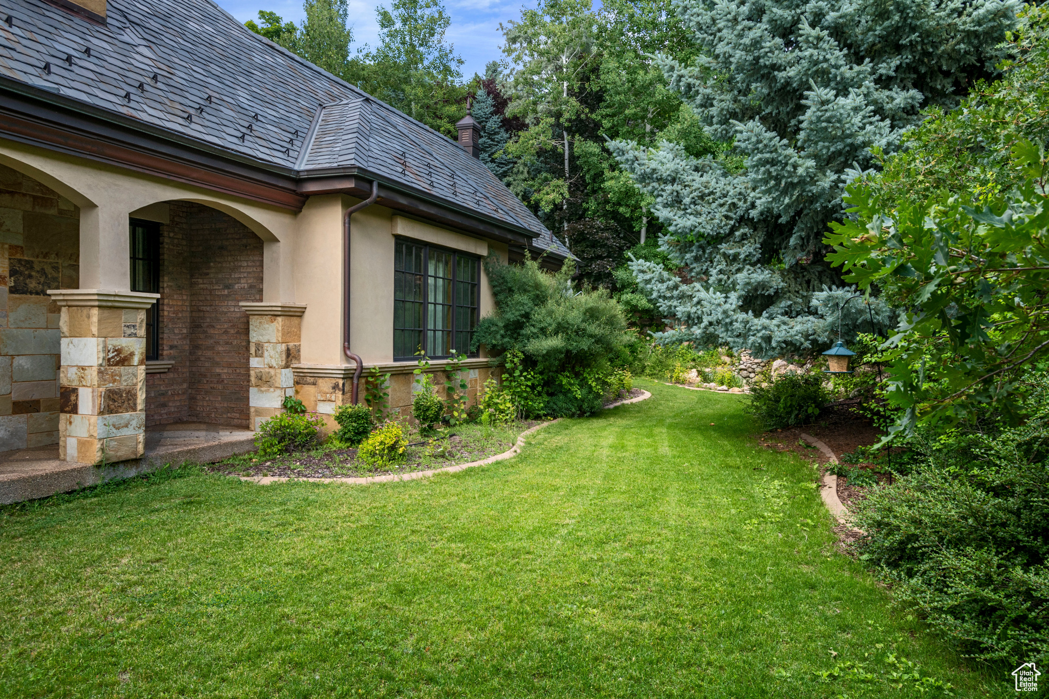 HILLSIDE OAKS - Residential