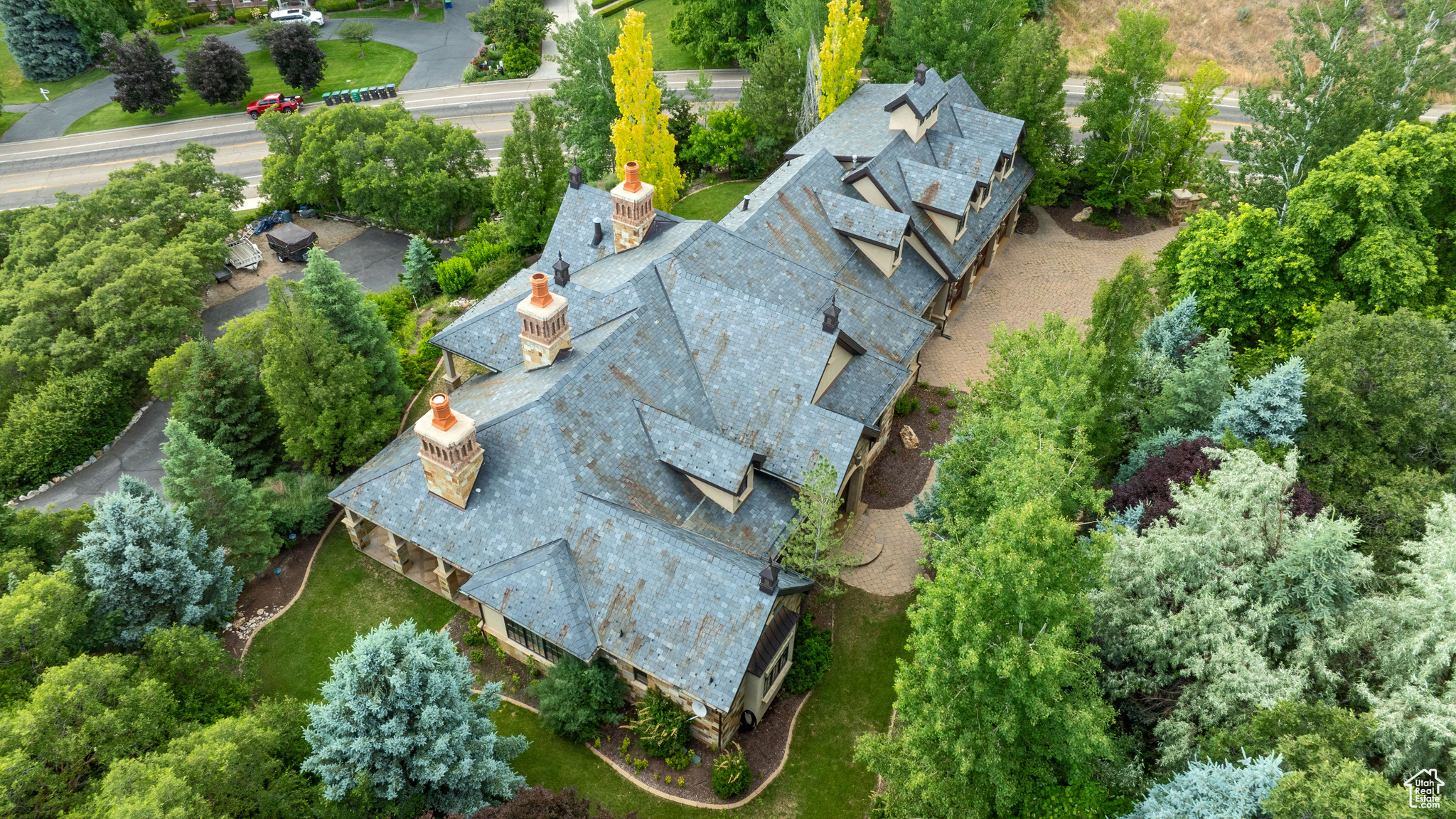 HILLSIDE OAKS - Residential
