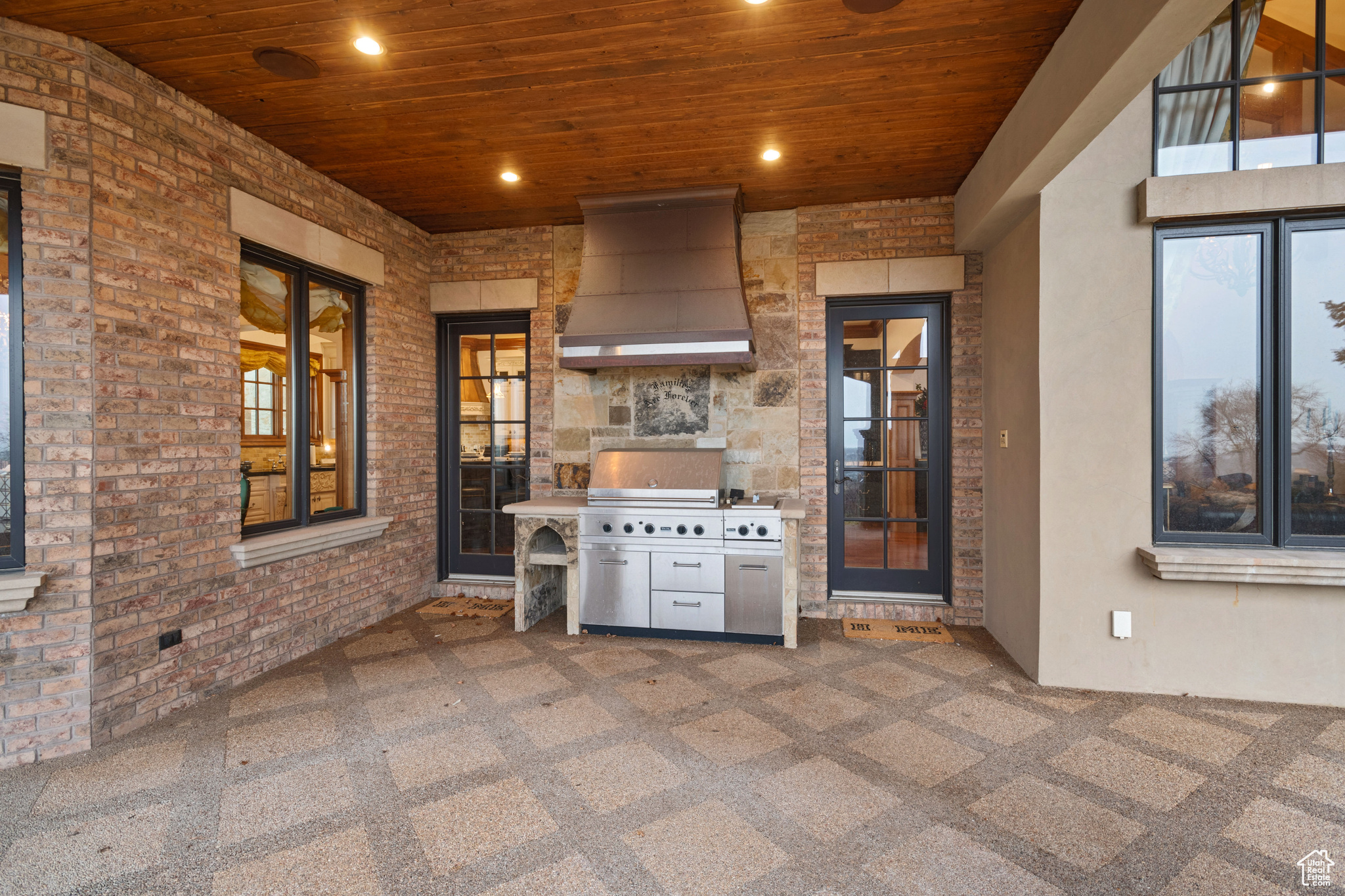 HILLSIDE OAKS - Residential