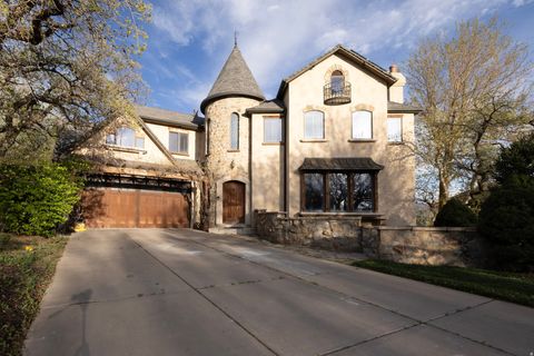 Photo of 1572 N STAYNER DR W, Farmington, UT 84025 (MLS # 2147093)