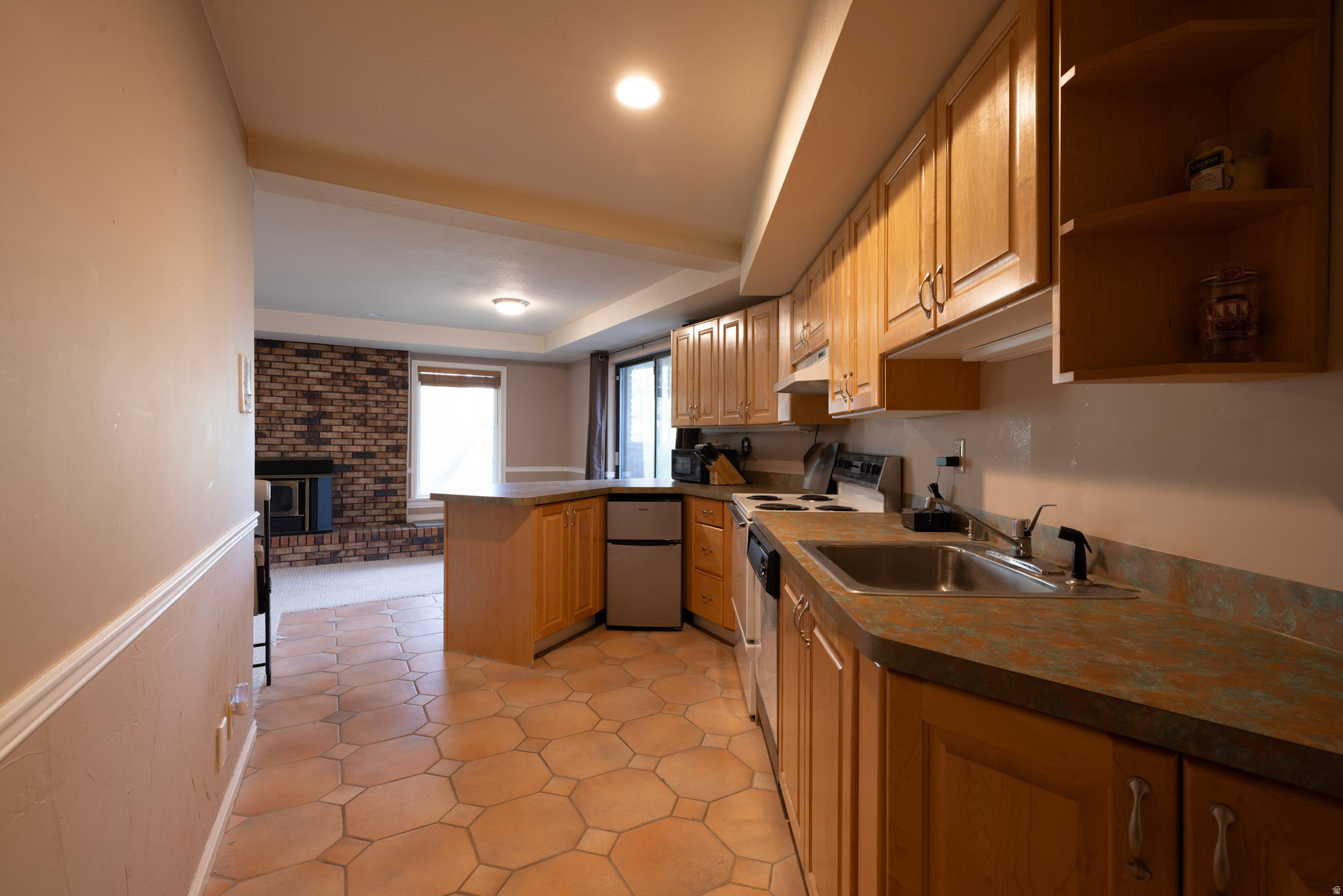 OAKRIDGE VILLAGE - Residential