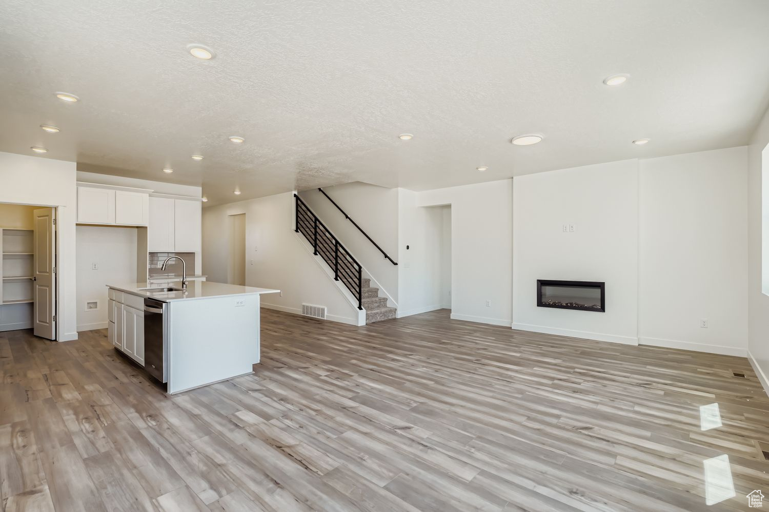 ESTATES AT PINNACLES AT EAGLE MOUNTAIN - Residential