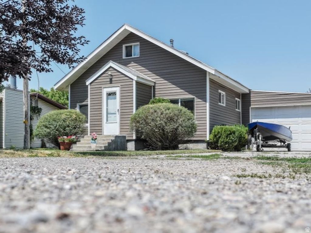 Photo of 227 E MAIN ST, Franklin, ID 83237 (MLS # 2119022)