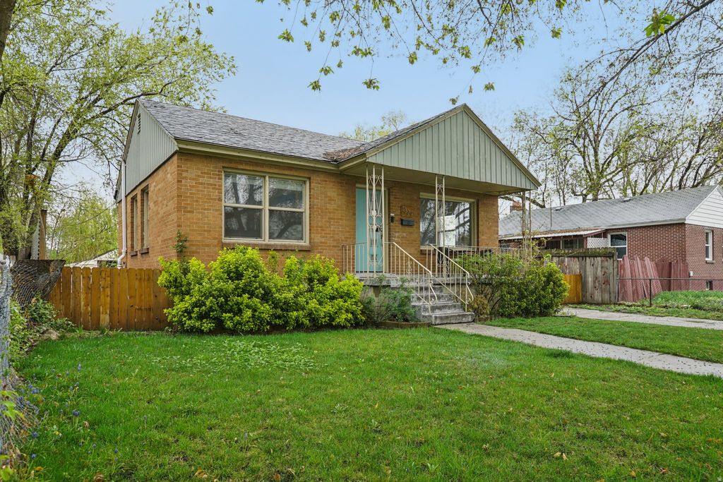 Photo of 1379 S UTAHNA DR W, Salt Lake City, UT 84104 (MLS # 2147953)