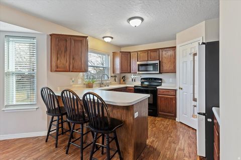 Tiny photo for 2013 S 1575 W, Syracuse, UT 84075 (MLS # 2135927)