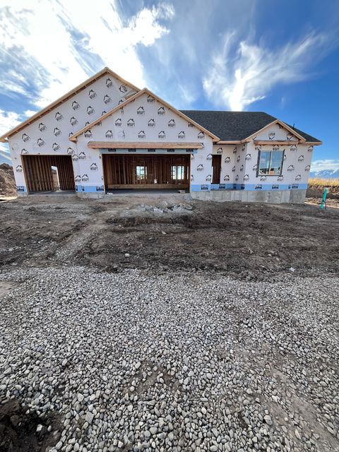 Tiny photo for 1154 E 160 N, Hyde Park, UT 84318 (MLS # 2127356)