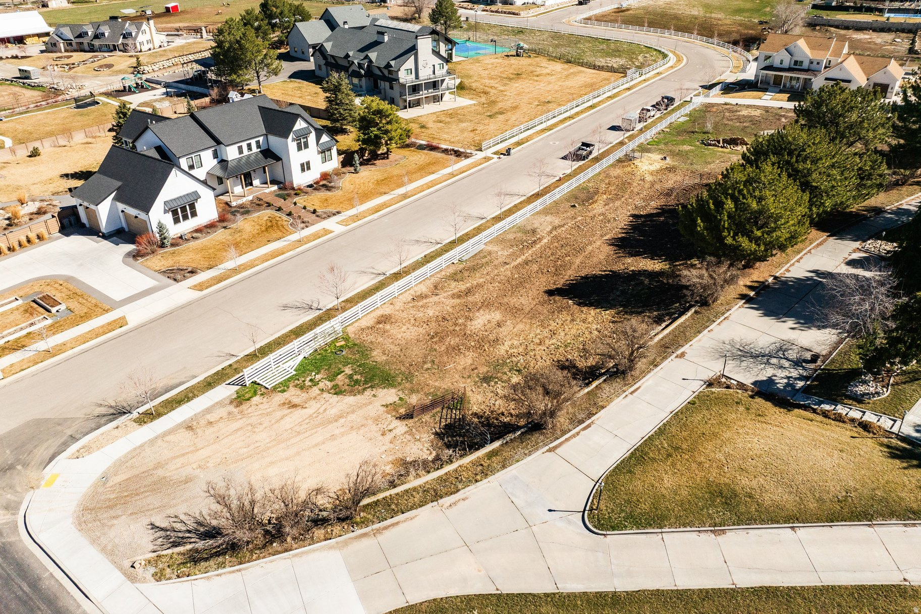 MAGNOLIA LANE - Land