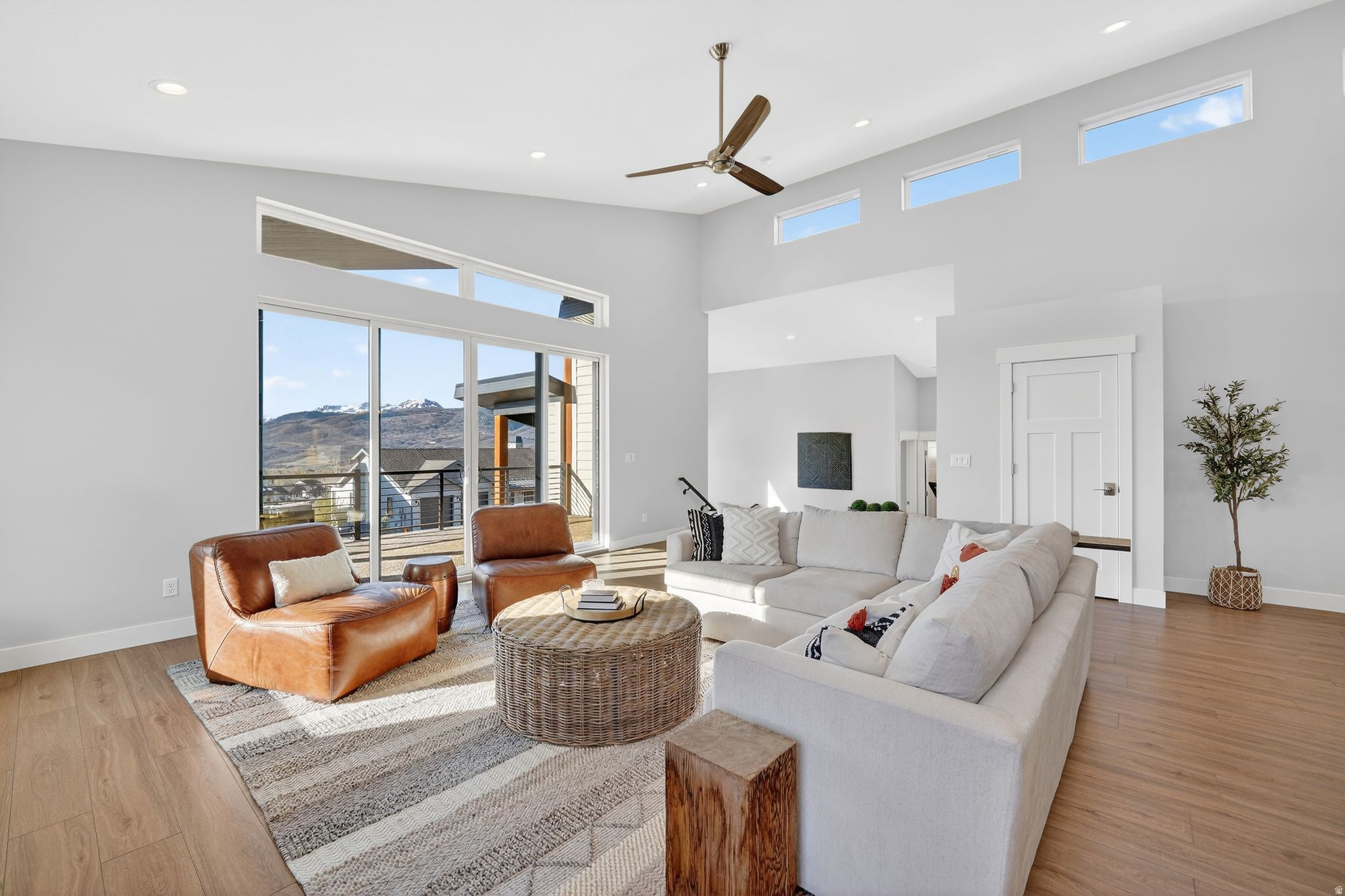 THE BRIDGES - Residential