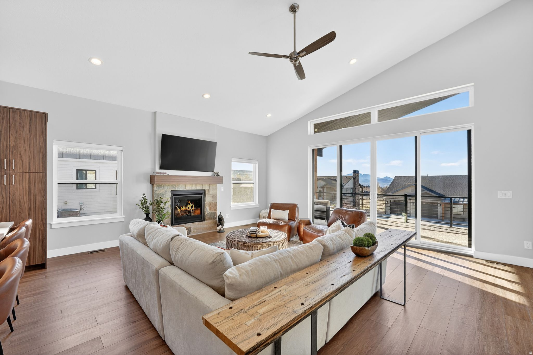 THE BRIDGES - Residential