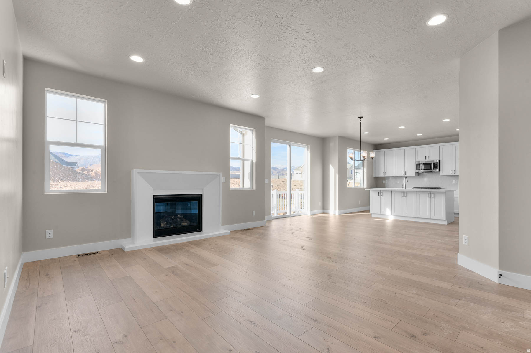 HIDDEN OAKS COLLECTION 624 - Residential