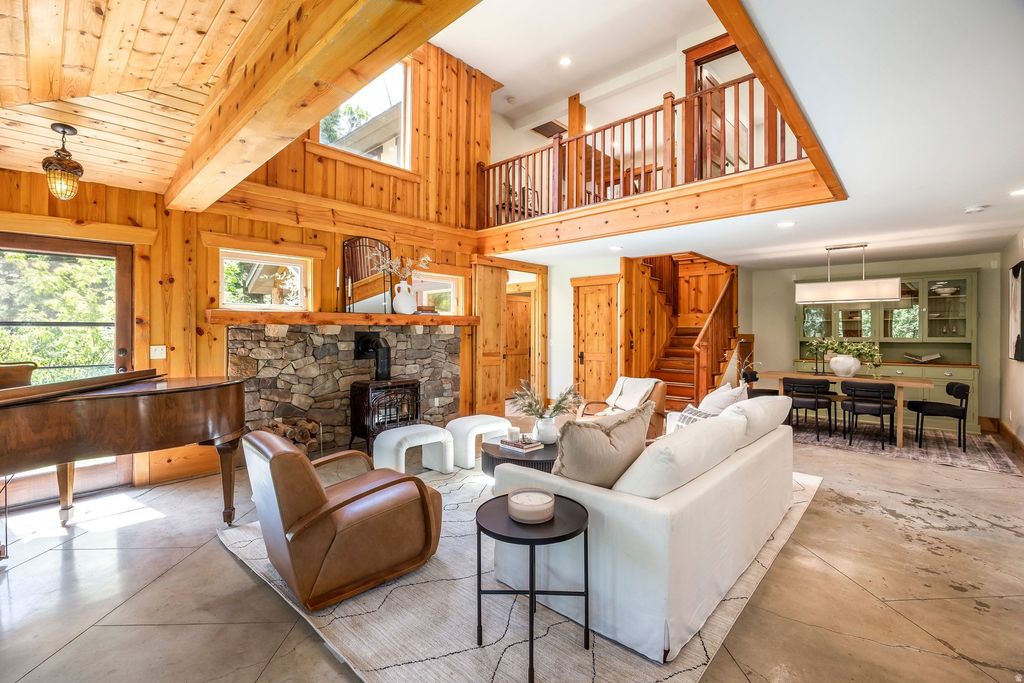 Photo of 6424 E LEFTHAND FORK LN, Salt Lake City, UT 84108 (MLS # 2164569)