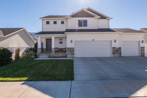 Tiny photo for 227 W BRAEBURN LN, Santaquin, UT 84655 (MLS # 2192118)