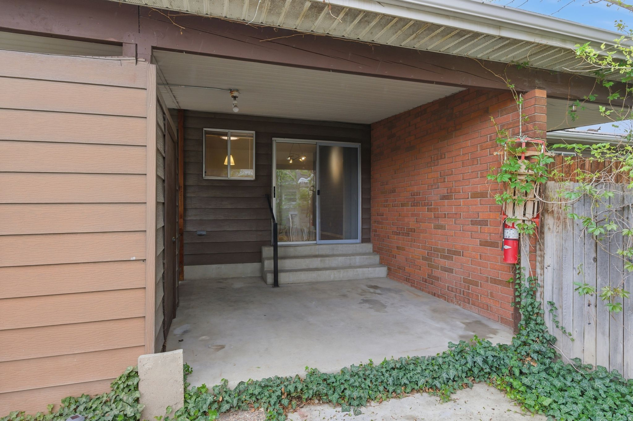 KELLGREEN ACRES - Residential Income