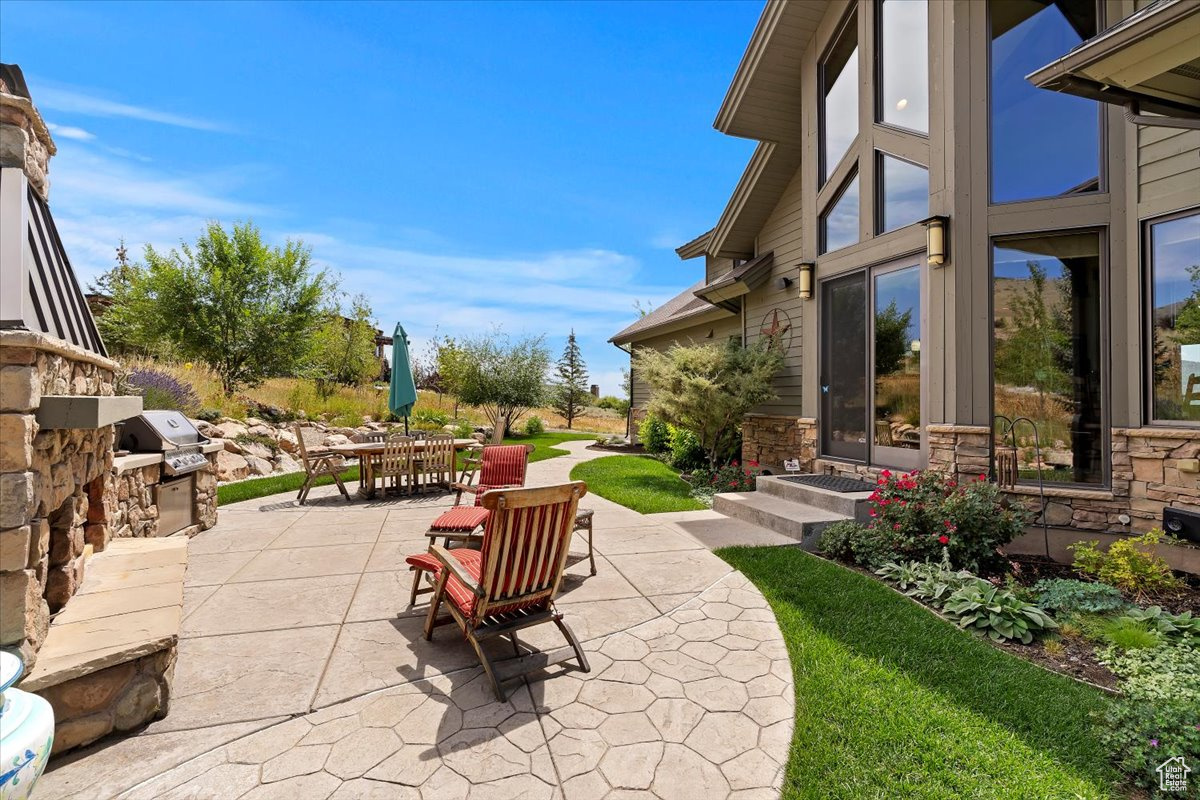 THE HIGHLANDS - Residential