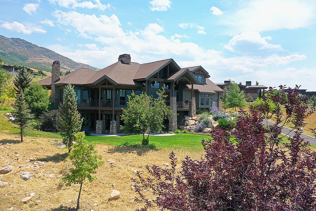 Photo of 5652 E PORCUPINE RIDGE DR, Eden, UT 84310 (MLS # 2105031)