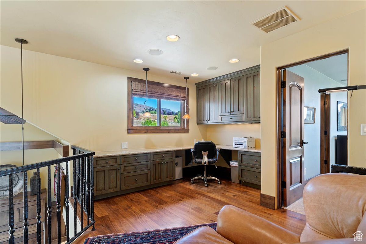 THE HIGHLANDS - Residential