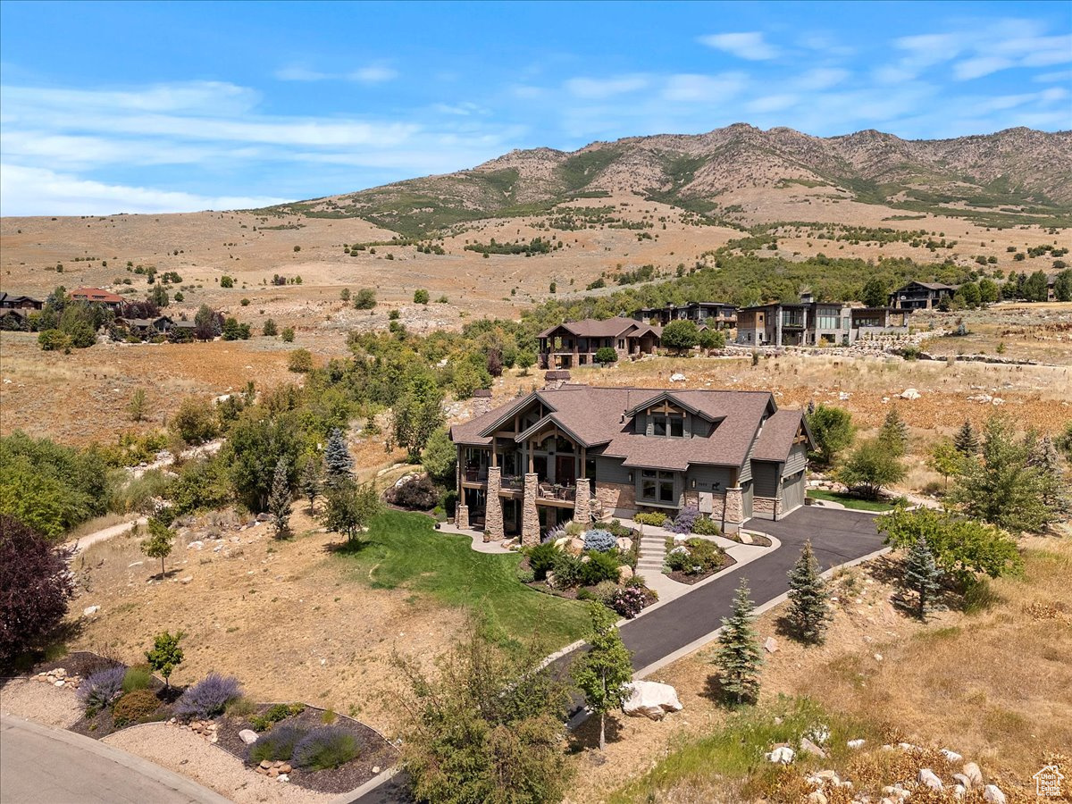 THE HIGHLANDS - Residential