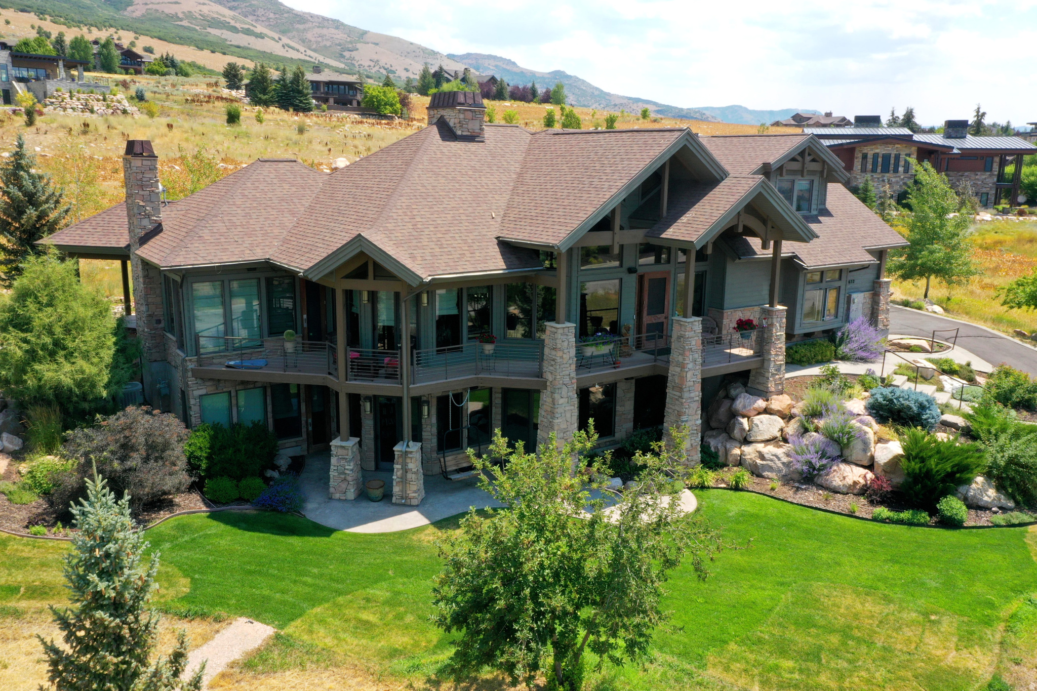 THE HIGHLANDS - Residential