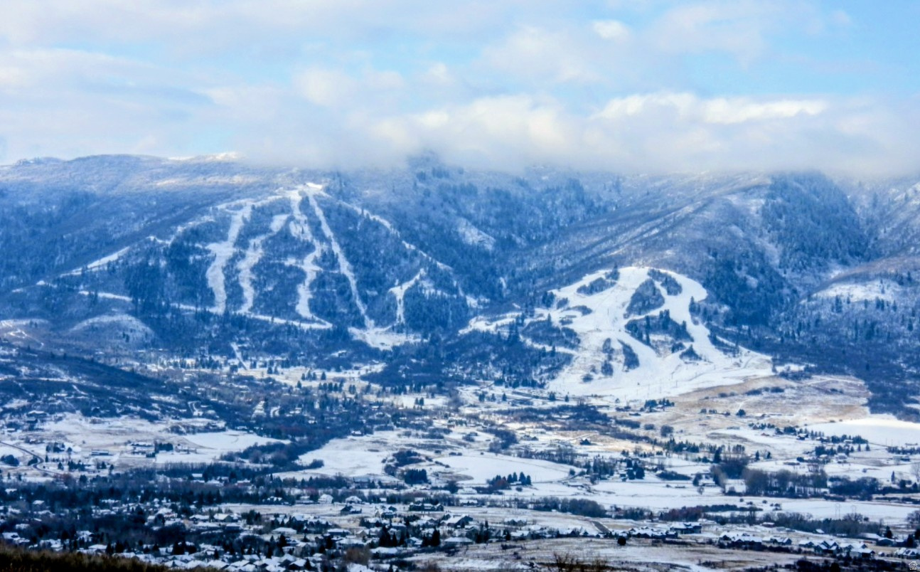 THE HIGHLANDS - Residential