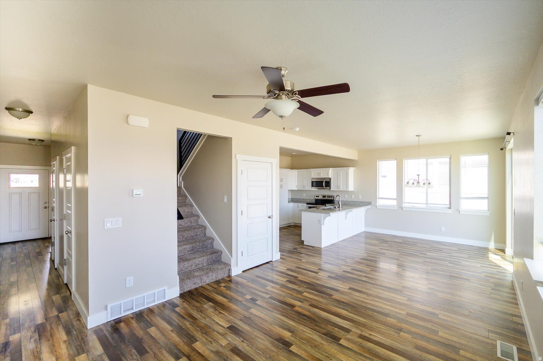 PONY EXPRESS TOWNE - Residential