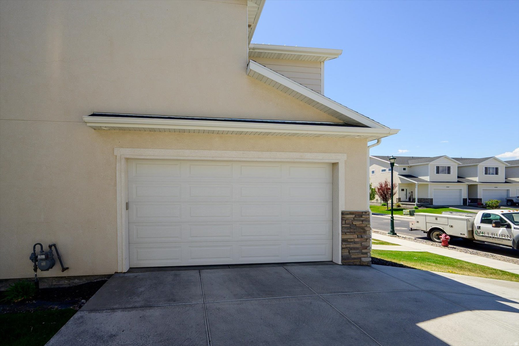 PONY EXPRESS TOWNE - Residential