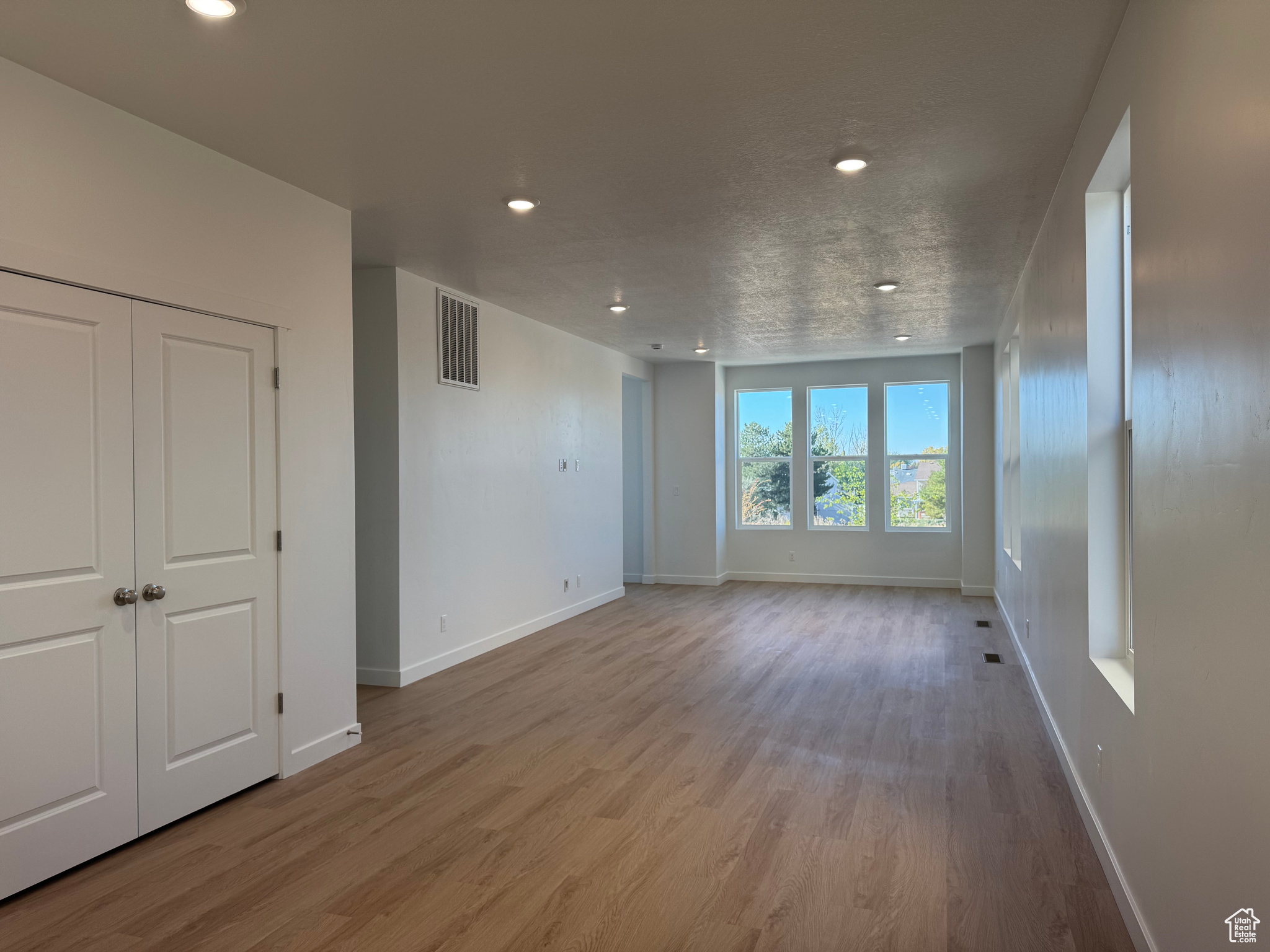 TRAILSIDE - Residential