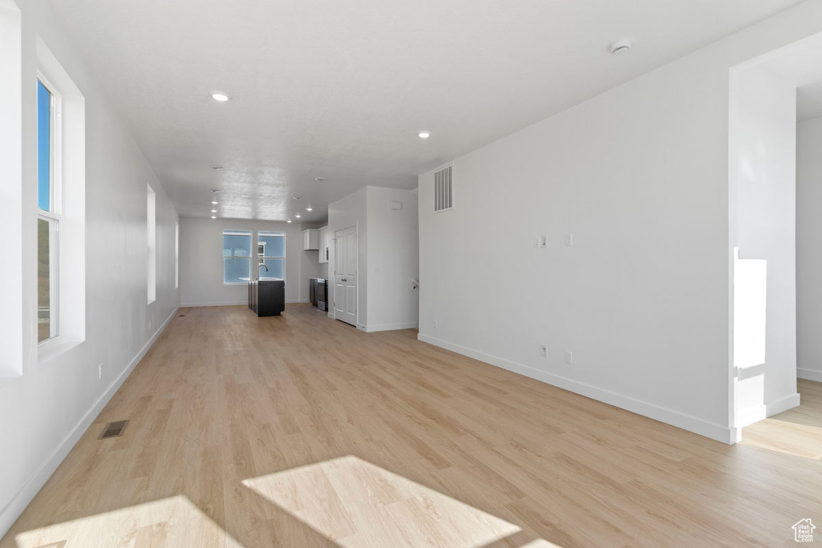 TRAILSIDE - Residential