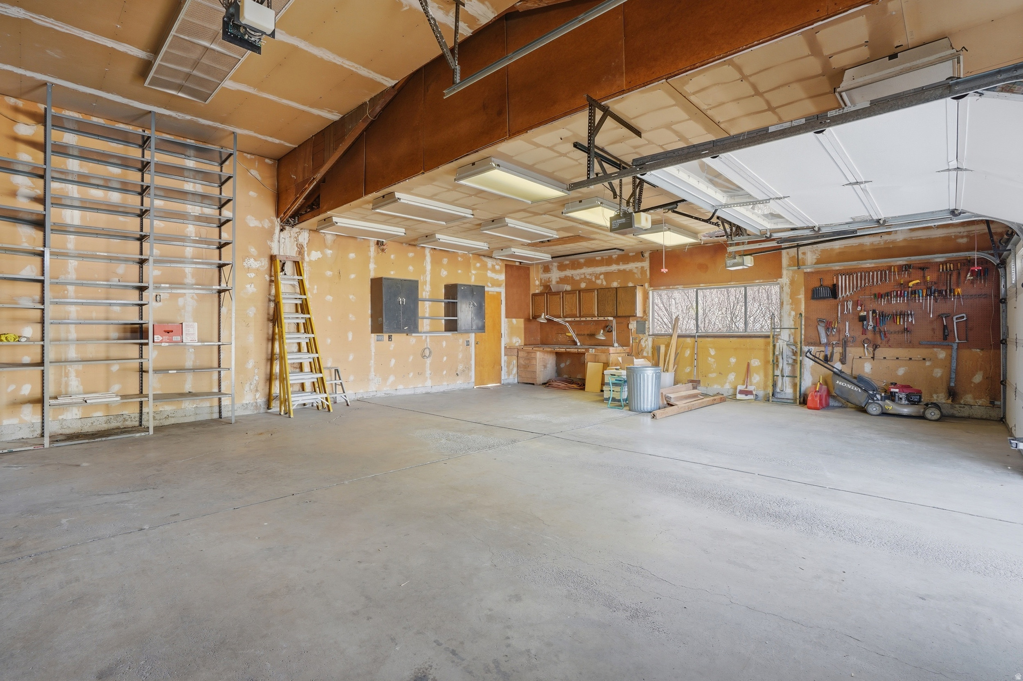 RIVIERA HEIGHTS - Residential