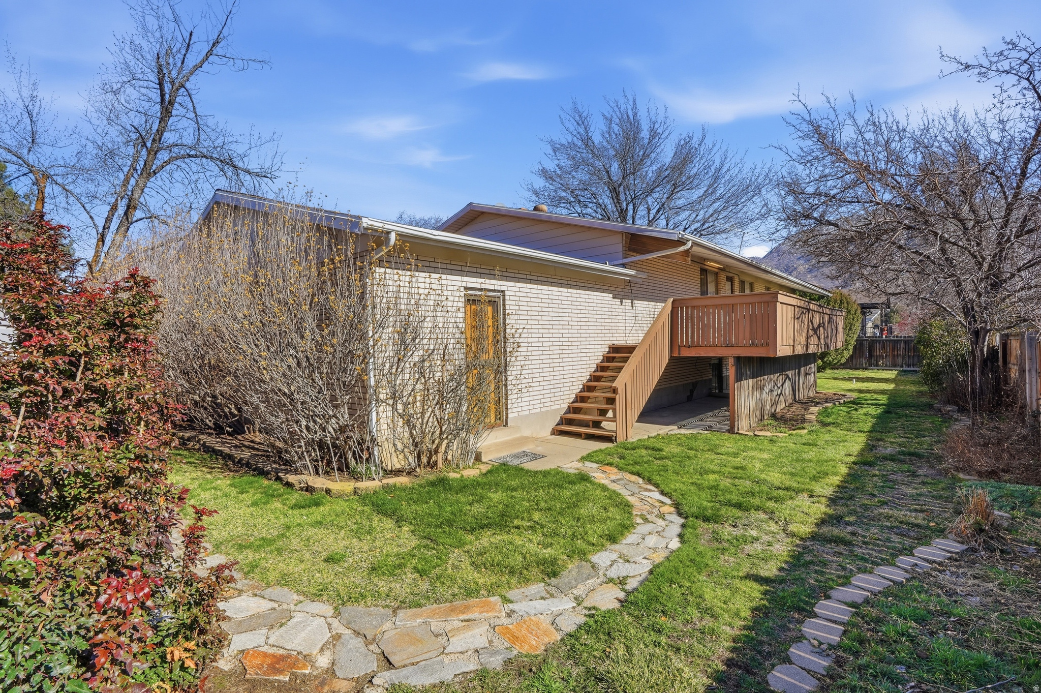 RIVIERA HEIGHTS - Residential