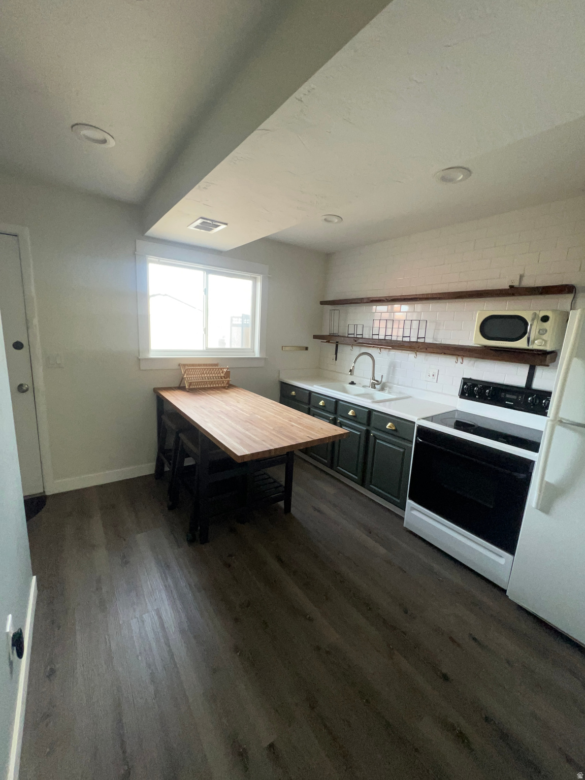 CAROLEE CONDOMINIUMS - Residential