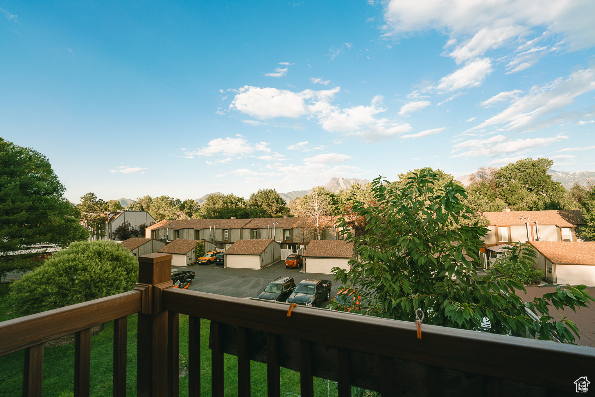 WILLOWS CNDM - Residential