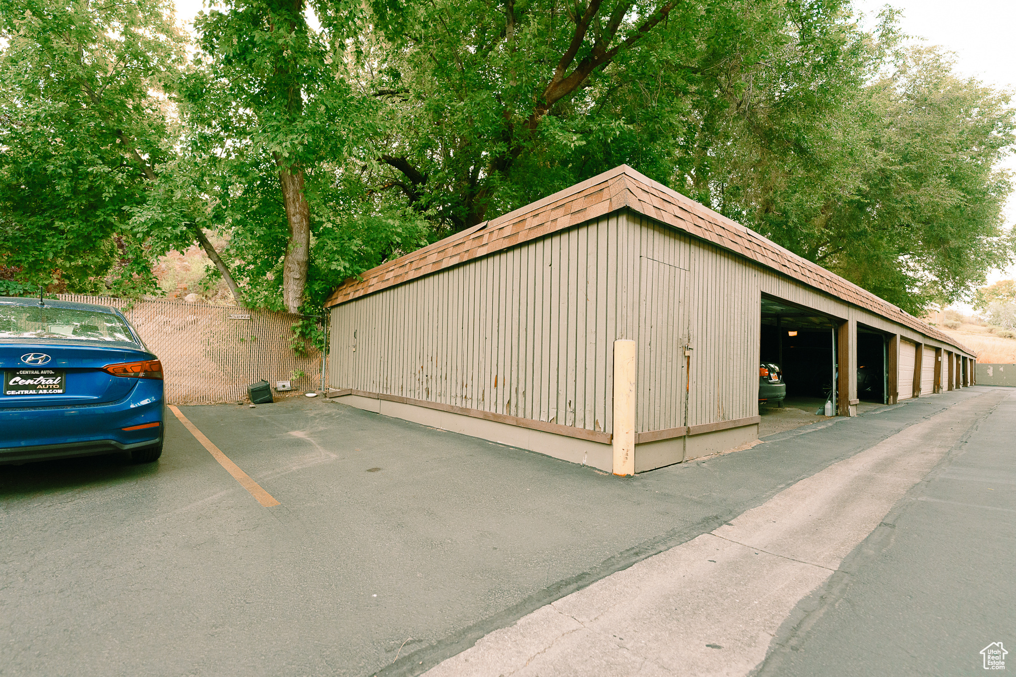 WILLOWS CNDM - Residential