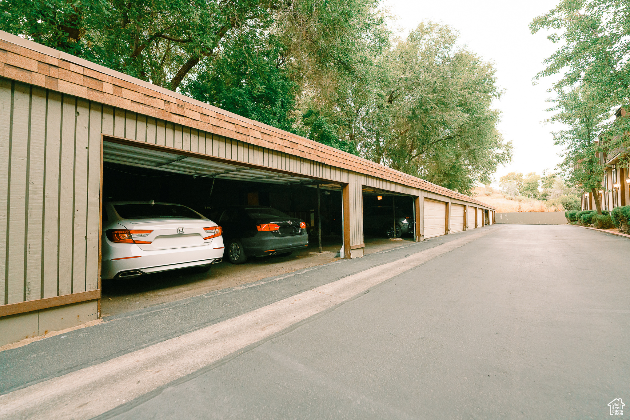 WILLOWS CNDM - Residential