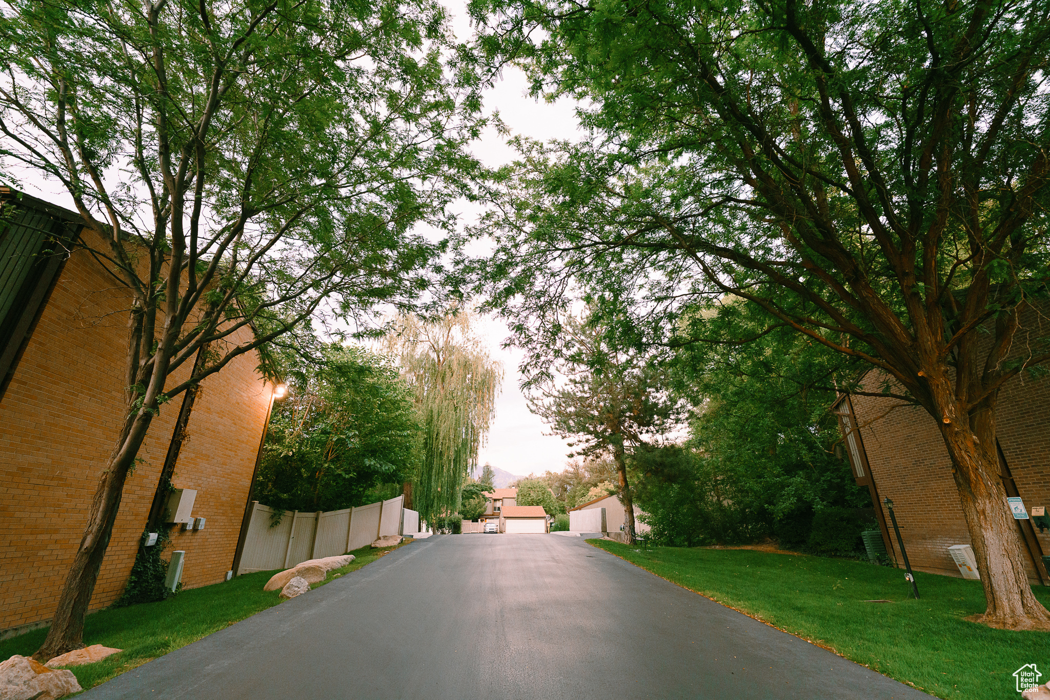 WILLOWS CNDM - Residential